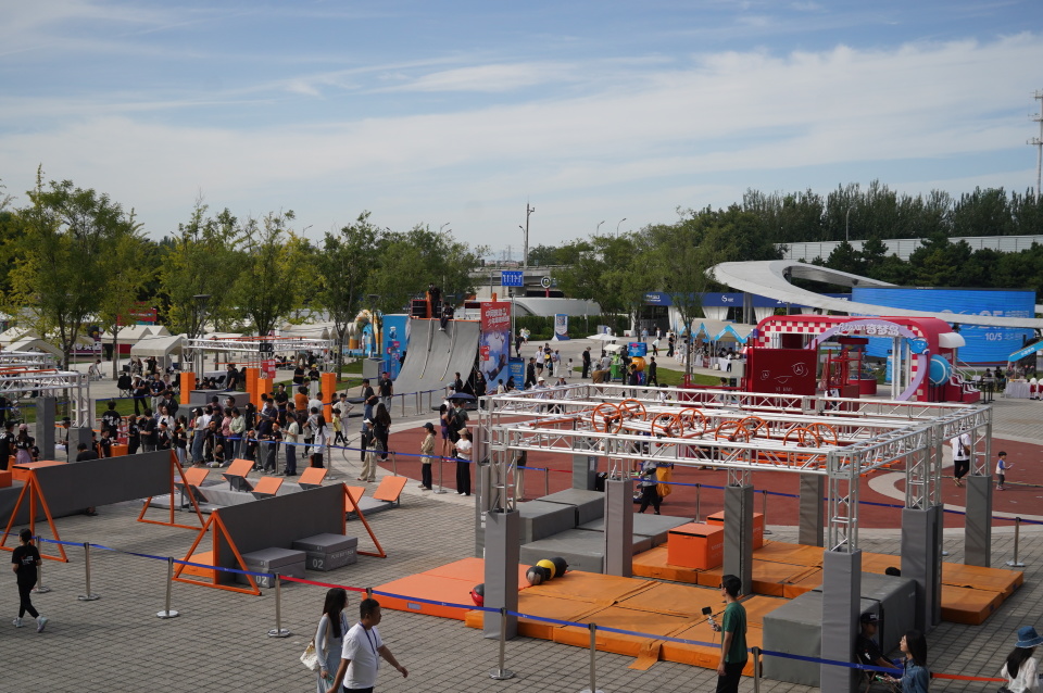 活力北京, YFAv, gwFdu 活力北京, YFAv, gwFdu