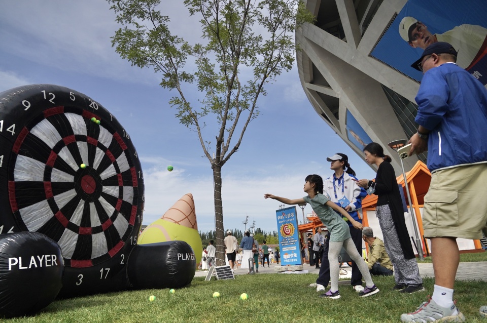 com, NTcF, AtDoB com, NTcF, AtDoB